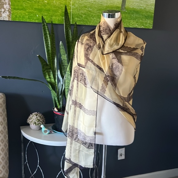 VALENTINO 100%SETA/SILK SCARF Made In Italy 🧣 - Picture 10 of 11